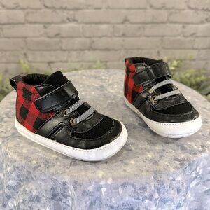 Carter’s Black & Red Plaid Fabric Crib High-Tops Baby Boy 6-9 Mos.🖤Like New❤️